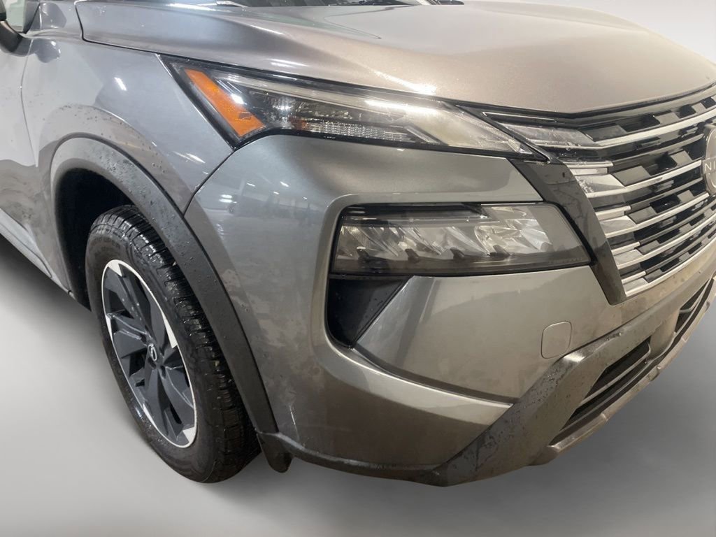 Used 2024 Nissan Rogue SV video 2