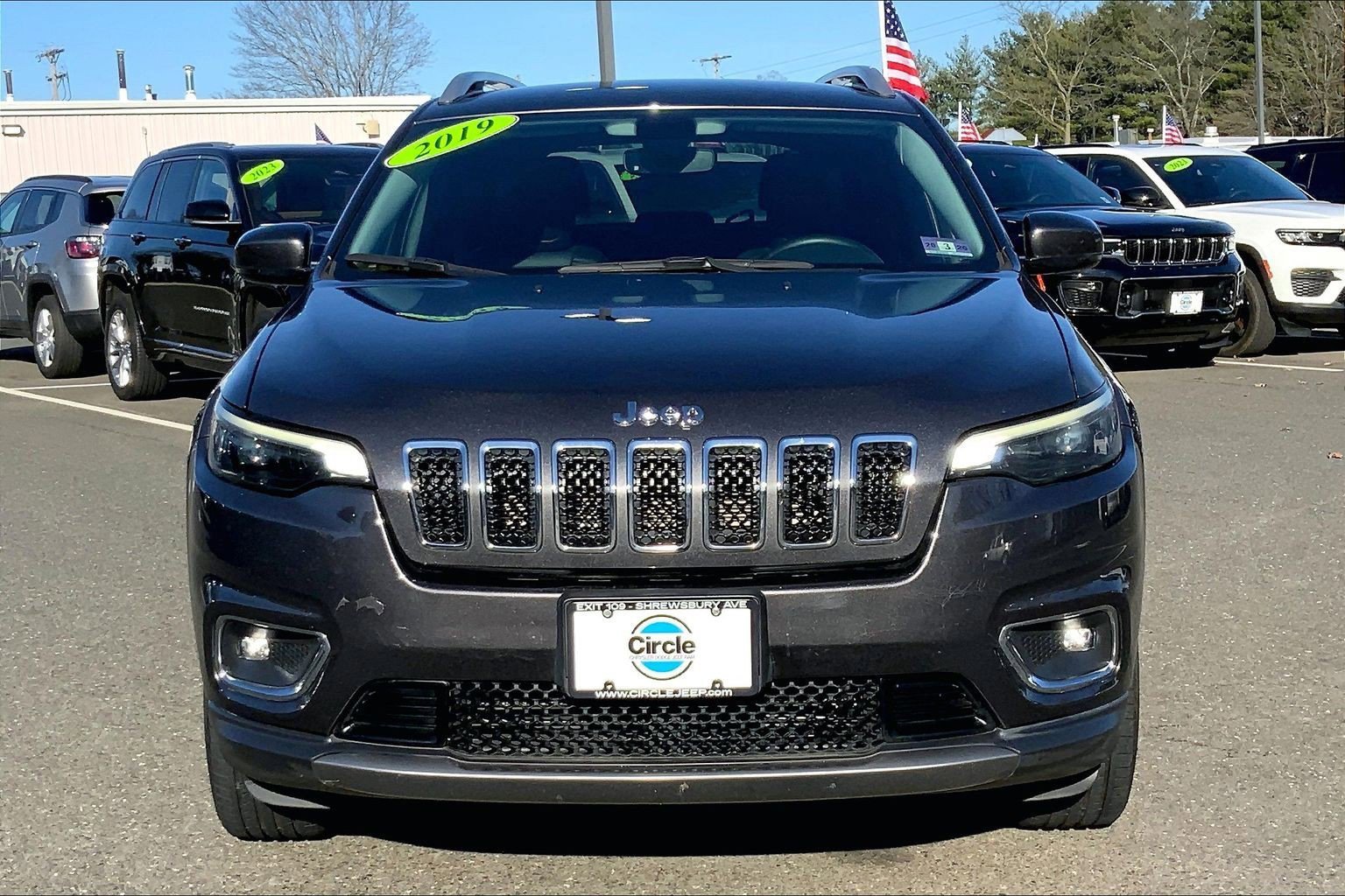 Used 2019 Jeep Cherokee Limited image 3