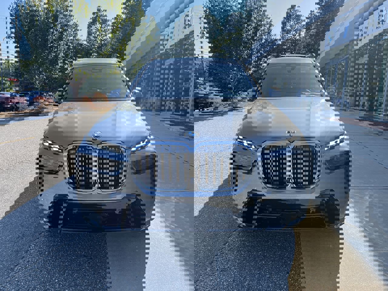 New 2026 BMW X7 xDrive40i w/ M Sport Package image 3