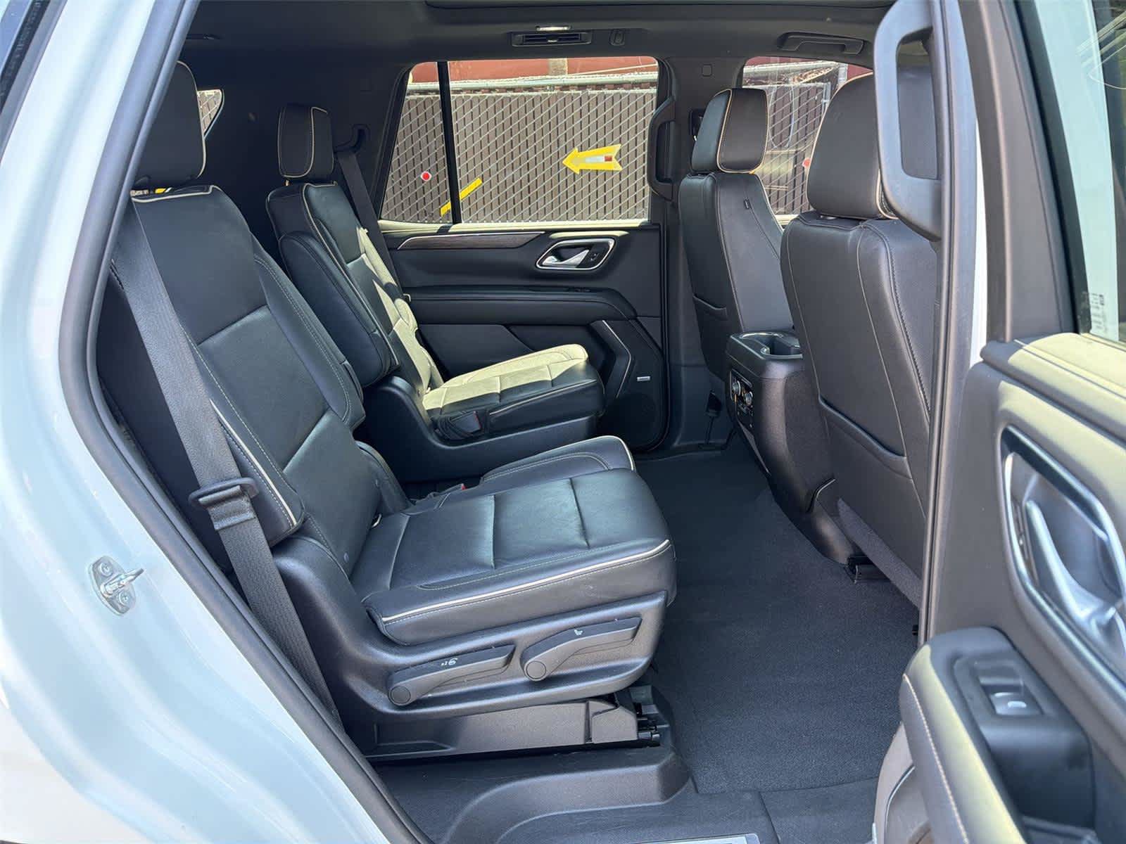 Used 2022 Chevrolet Tahoe Premier AWD/4WD image 14