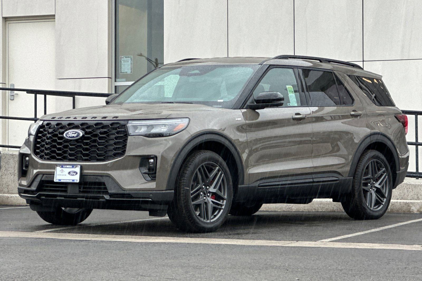 New 2026 Ford Explorer ST-Line w/ ST-Line Street Pack image 7