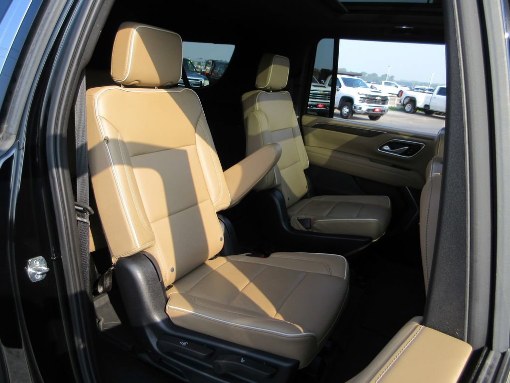 Certified 2023 Chevrolet Suburban Premier w/ Premium Package AWD/4WD image 27