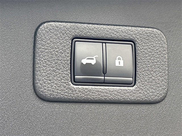 Used 2024 Nissan Armada Platinum w/ Captain's Chairs Package image 14