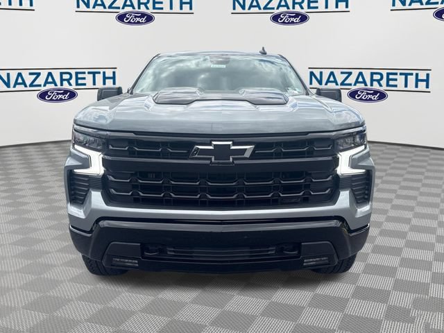 Used 2025 Chevrolet Silverado 1500 LT Trail Boss w/ Dark Appearance Package AWD/4WD image 2