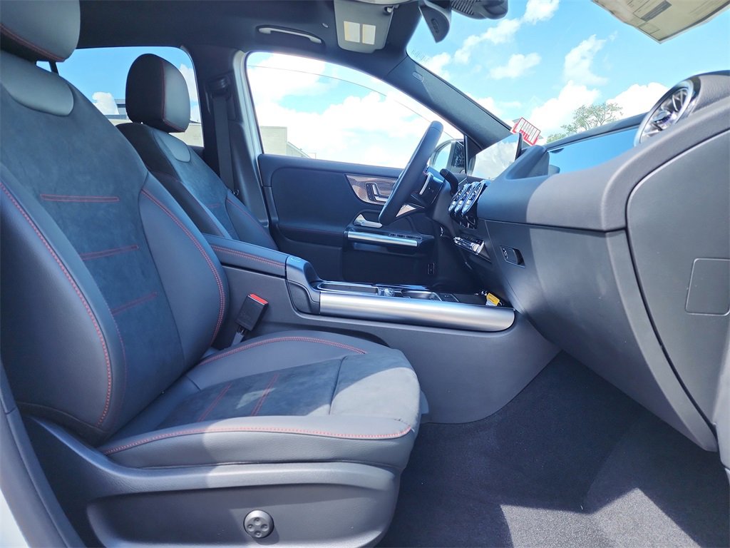 New 2025 Mercedes-Benz GLA 250 image 18