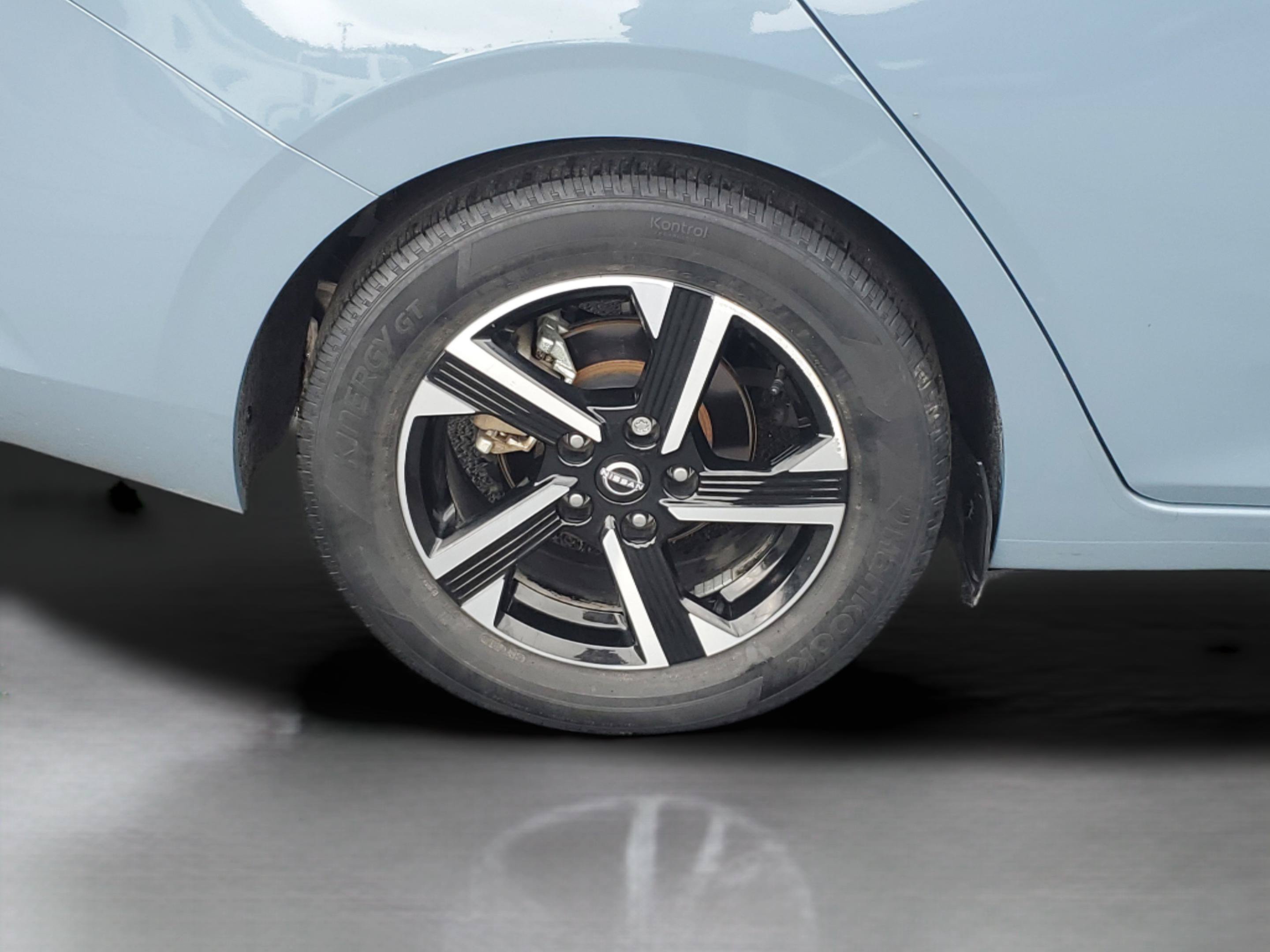 Used 2024 Nissan Sentra SV FWD image 30