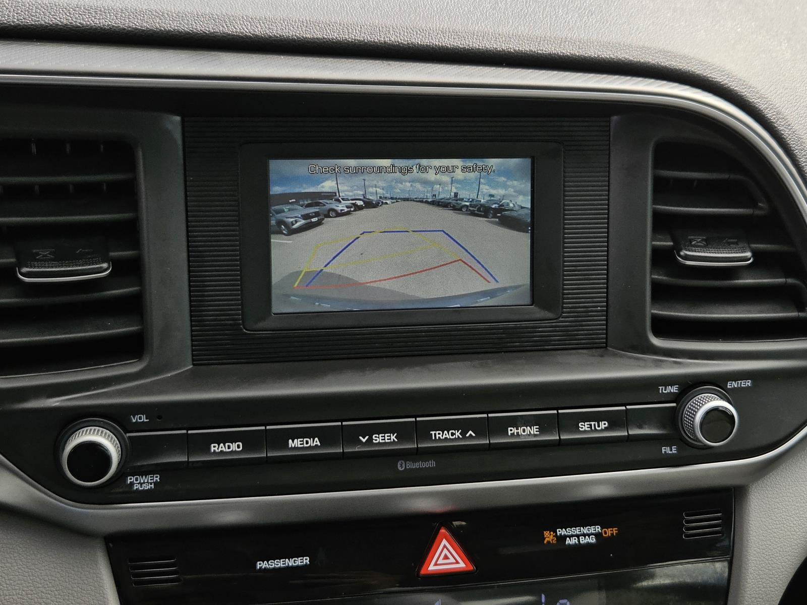 Used 2020 Hyundai Elantra SE FWD image 20