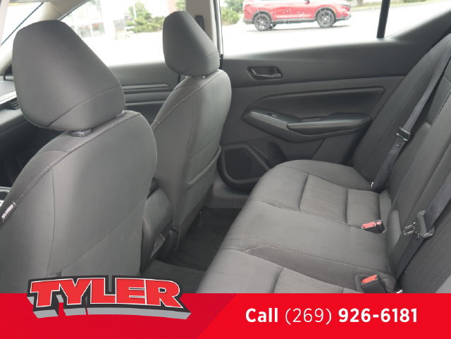 Used 2025 Nissan Altima 2.5 SV FWD image 36