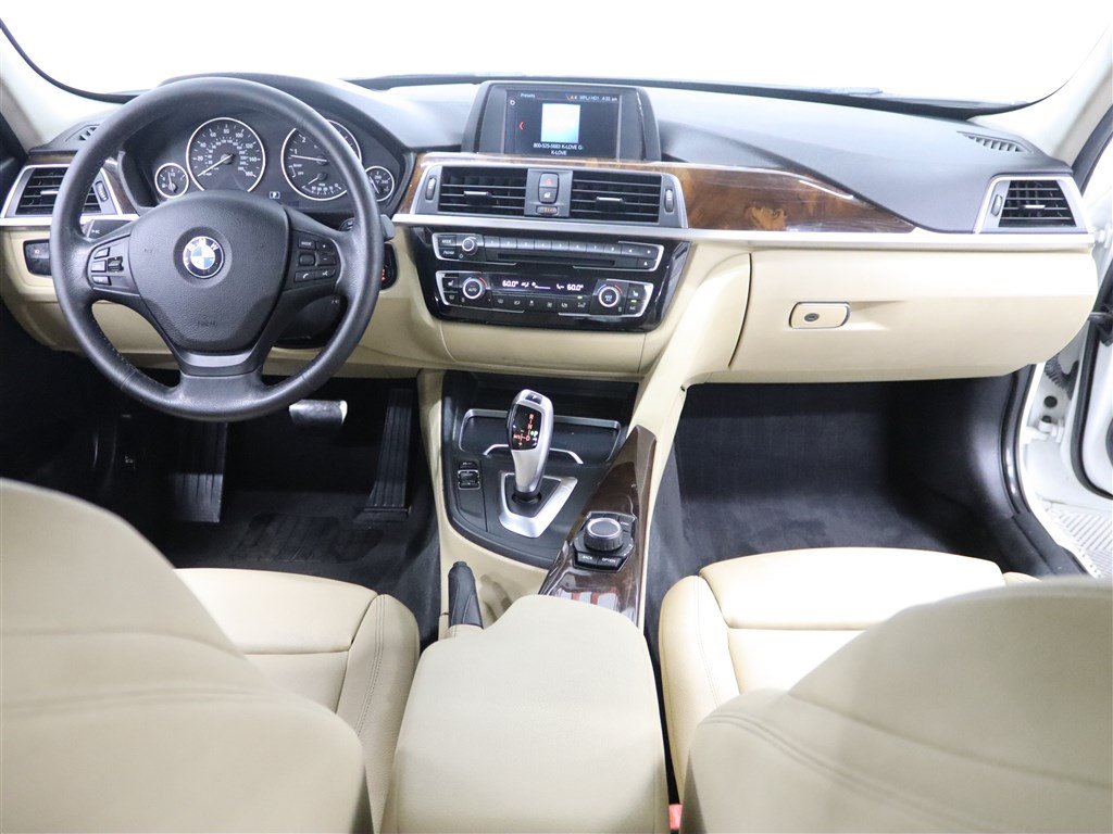 Used 2018 BMW 320i xDrive Sedan AWD/4WD image 18