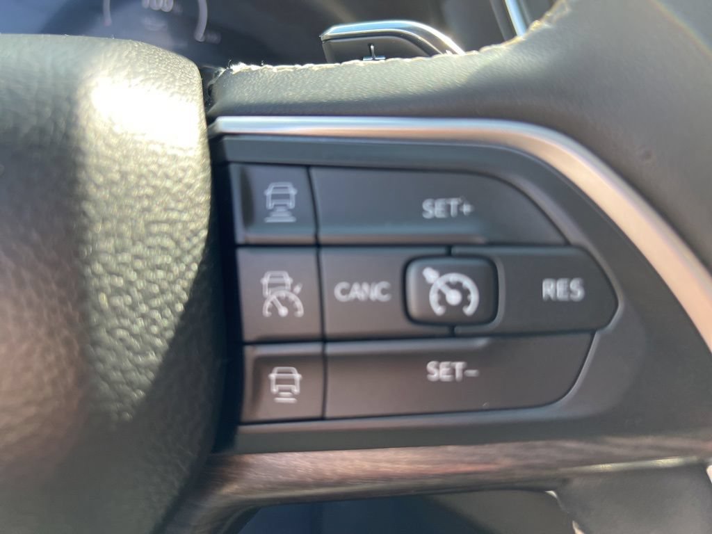 Used 2023 Jeep Grand Cherokee L Limited AWD/4WD image 41