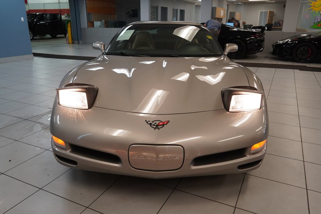 Used 2002 Chevrolet Corvette Coupe w/ Preferred Equipment Group1 RWD image 15