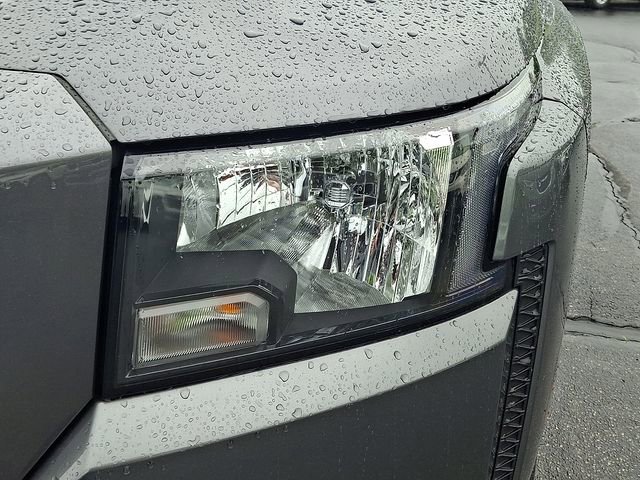 Used 2023 Nissan Frontier SV AWD/4WD image 9