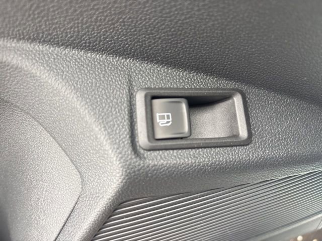 Used 2024 Volkswagen Taos SE image 12