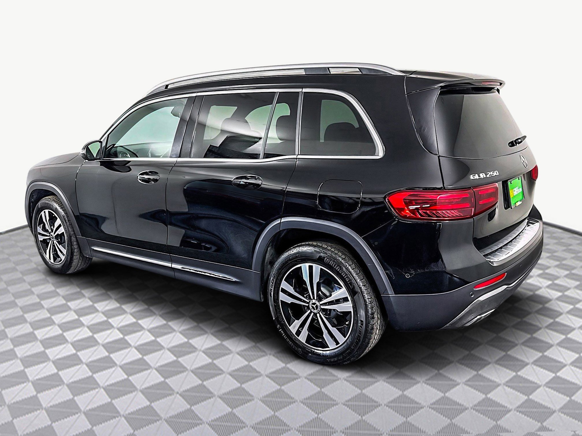 Used 2025 Mercedes-Benz GLB 250 image 7