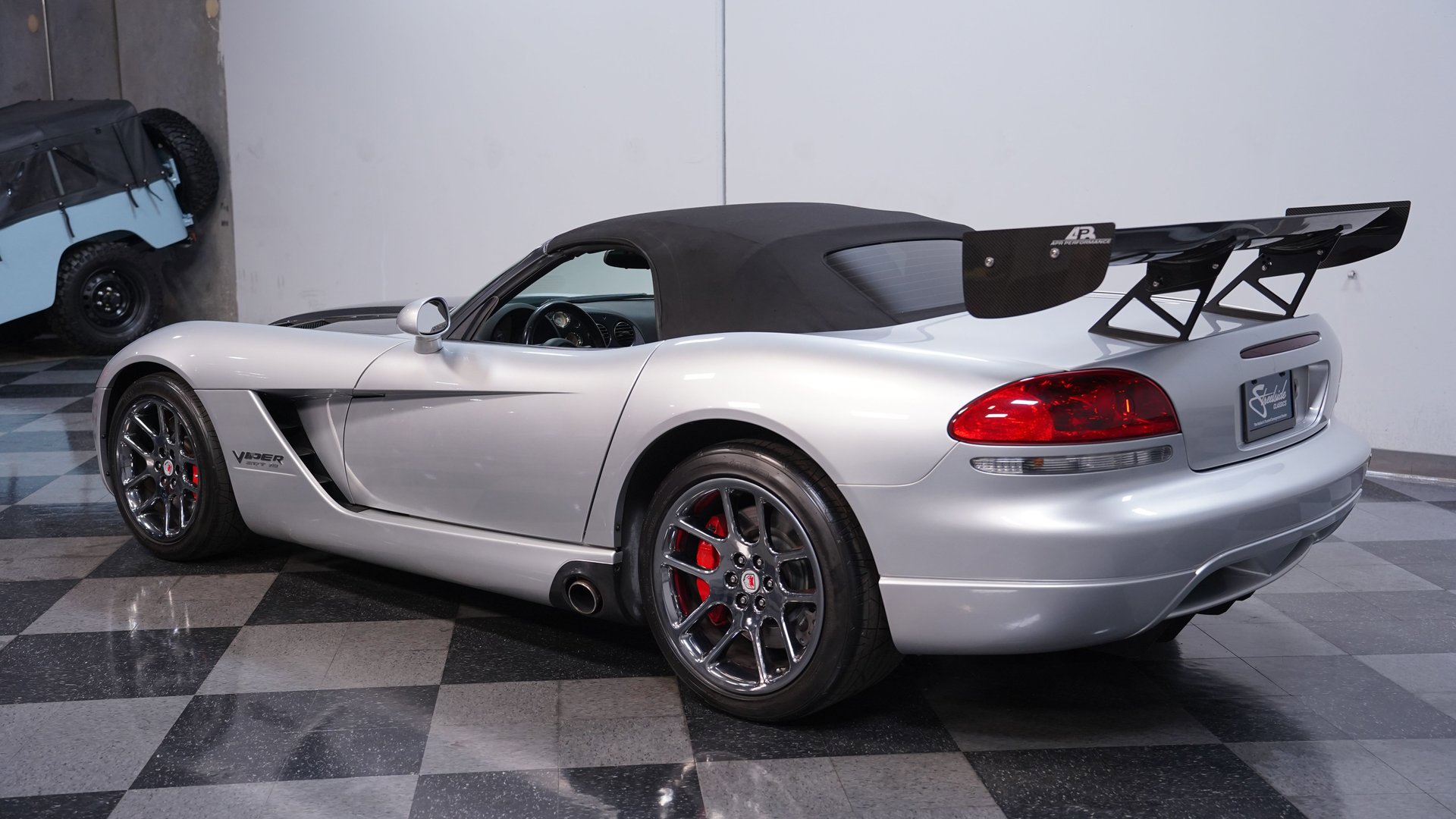 Used 2005 Dodge Viper SRT-10 image 7
