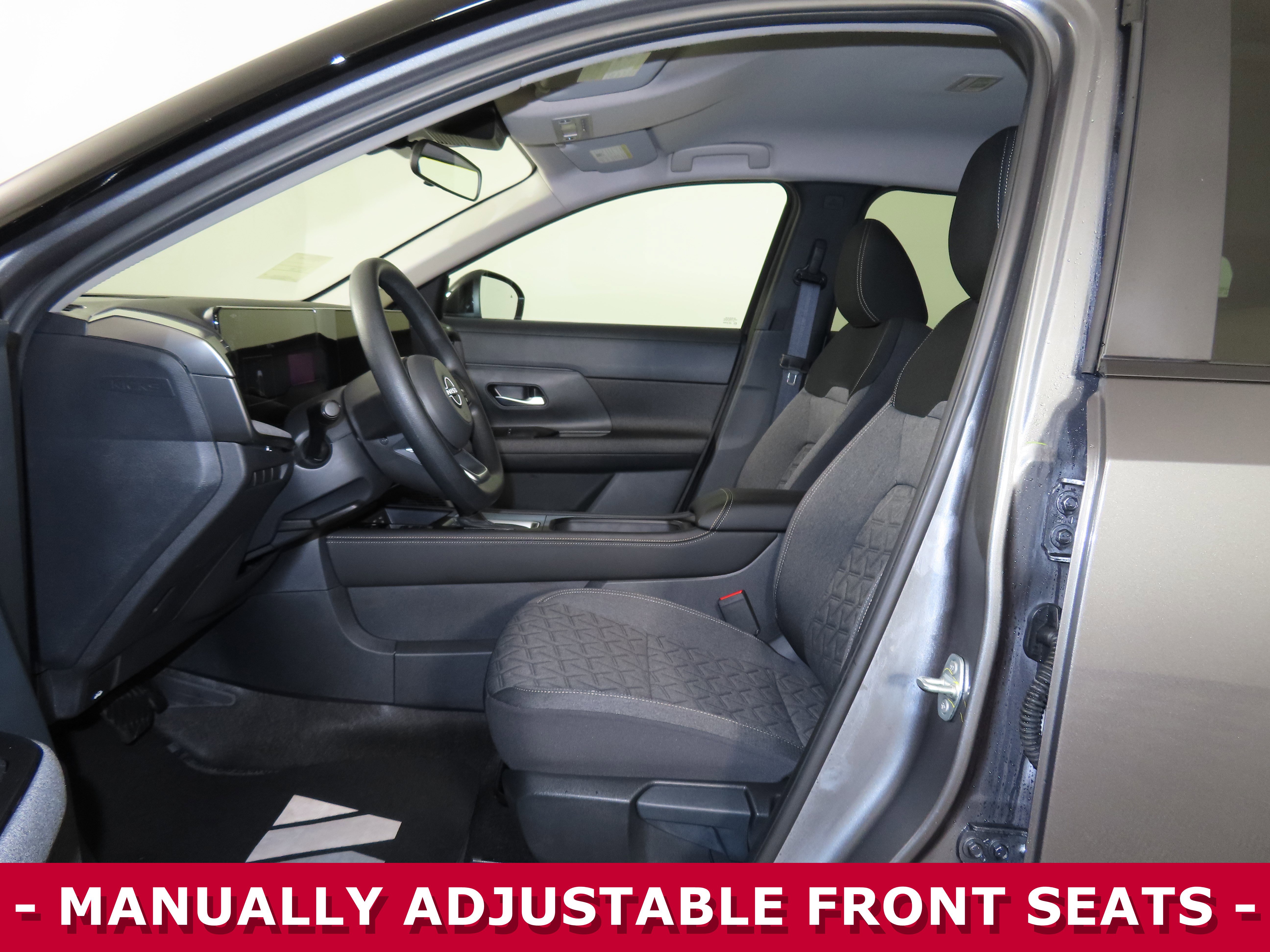 Certified 2025 Nissan Kicks SV w/ Charging Package image 4