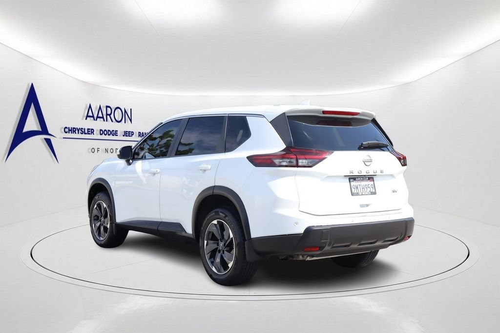 Used 2024 Nissan Rogue SV FWD image 7
