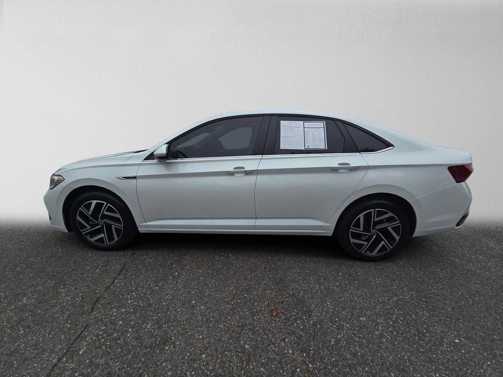 Used 2024 Volkswagen Jetta SEL FWD image 6