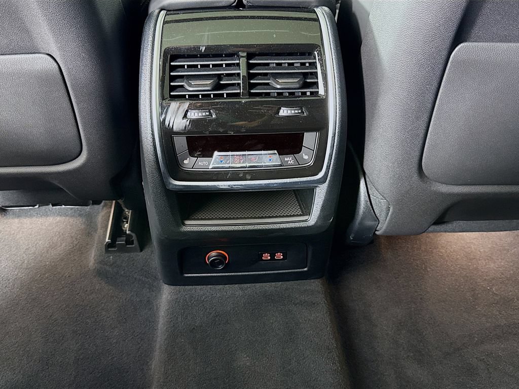Used 2024 BMW ALPINA XB7 AWD/4WD image 27