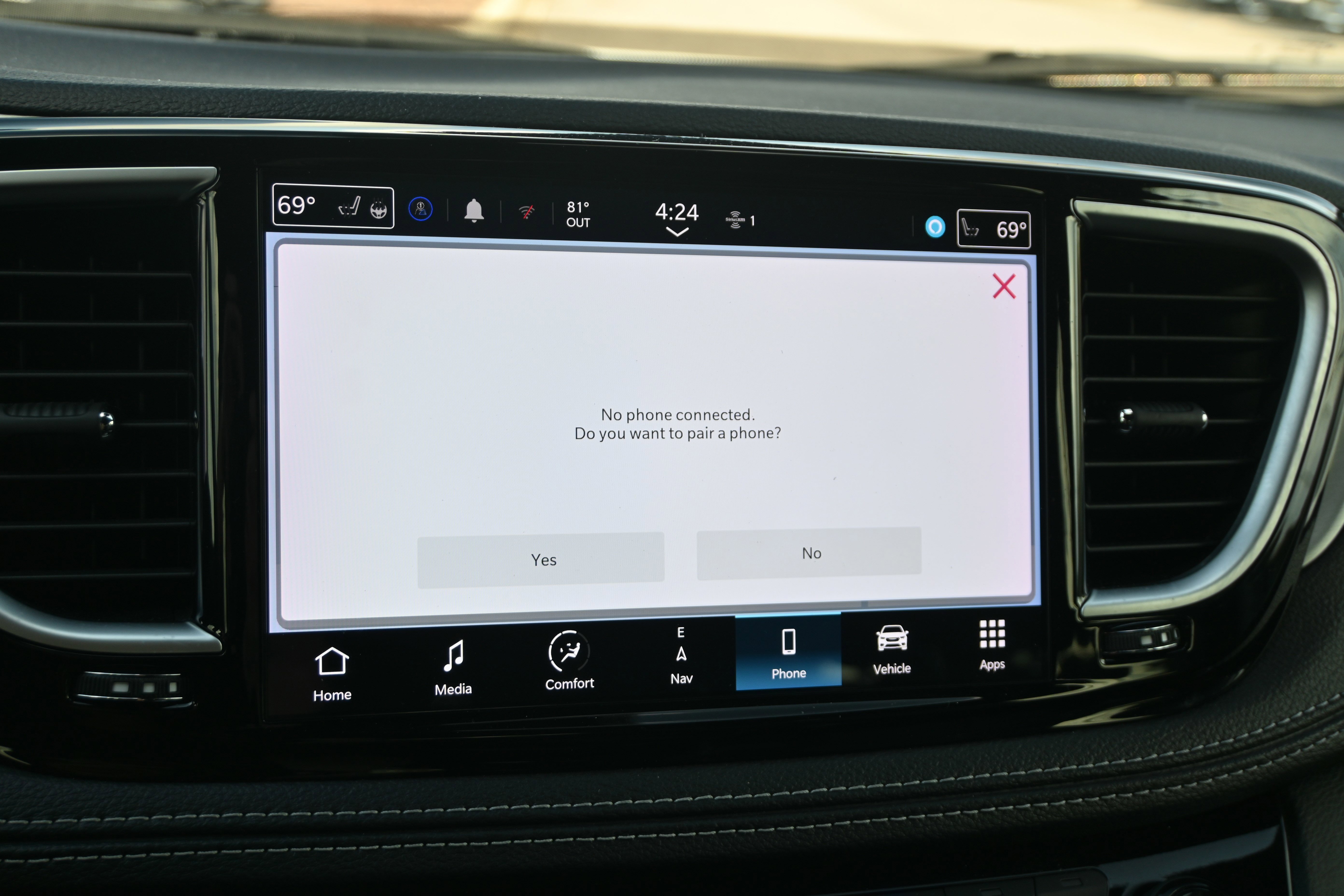 Used 2024 Chrysler Pacifica Limited w/ S Appearance Package FWD image 35