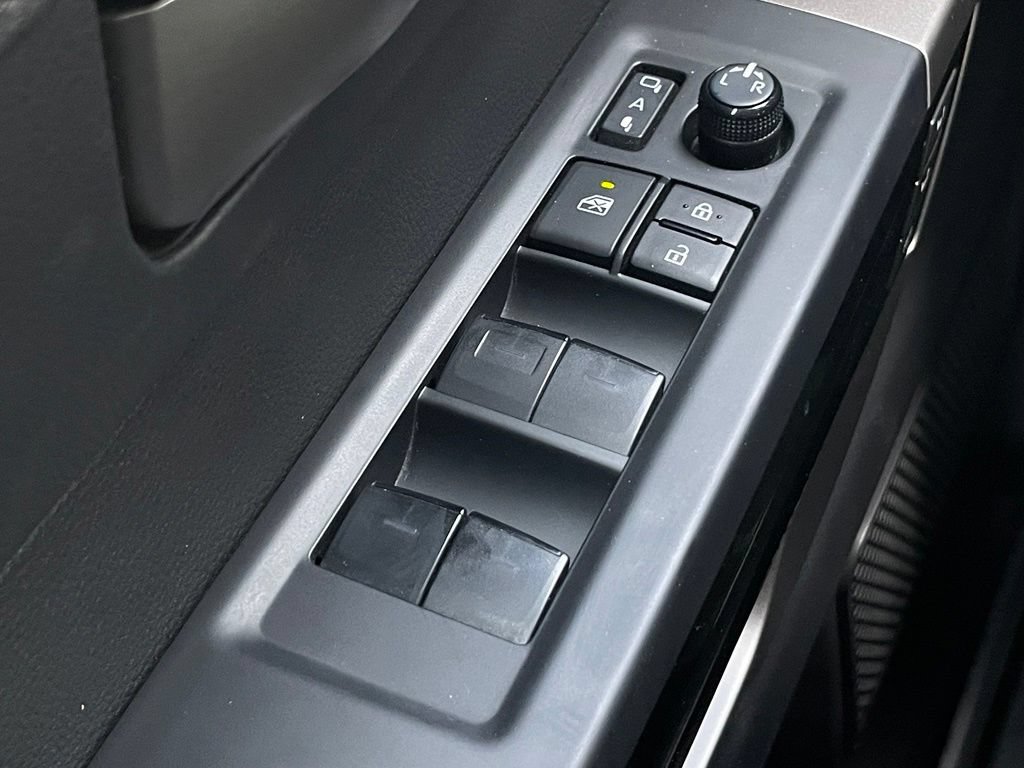 Used 2024 Toyota Tundra Limited AWD/4WD image 11