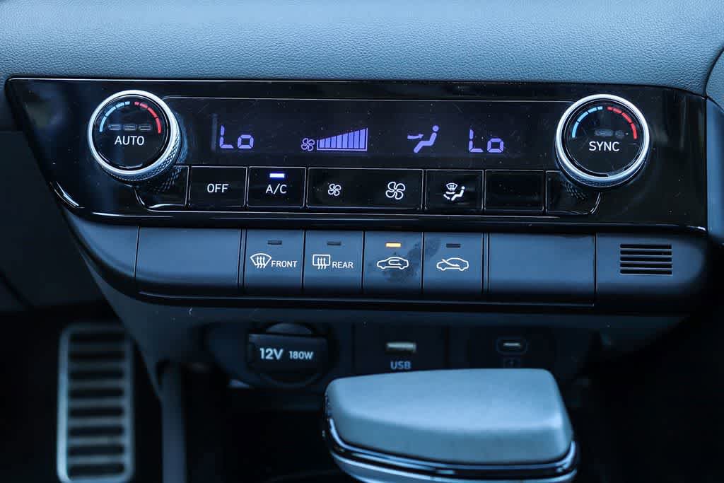 Used 2025 Hyundai Elantra Sport FWD image 13