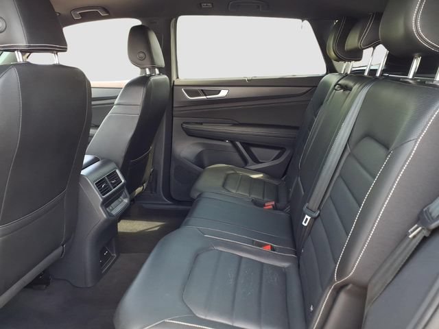 Used 2024 Volkswagen Atlas Cross Sport SEL R-Line AWD/4WD image 16