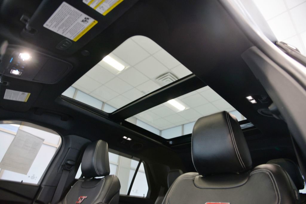 Used 2020 Ford Explorer ST w/ ST Street Pack image 27