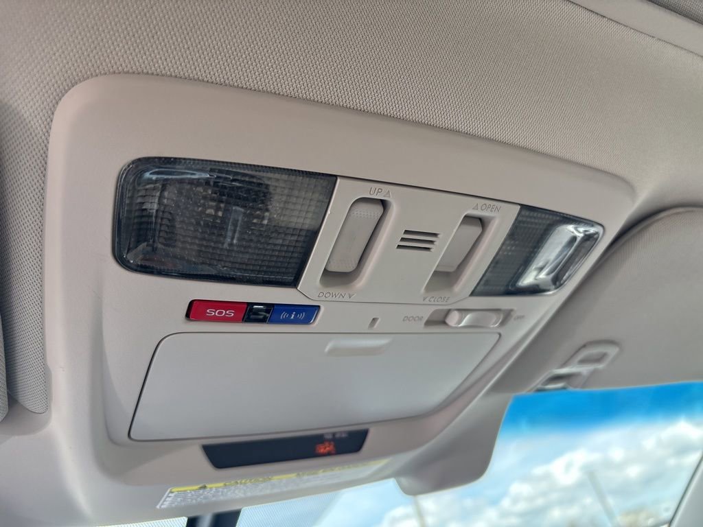 Used 2017 Subaru Outback 3.6R Limited image 22