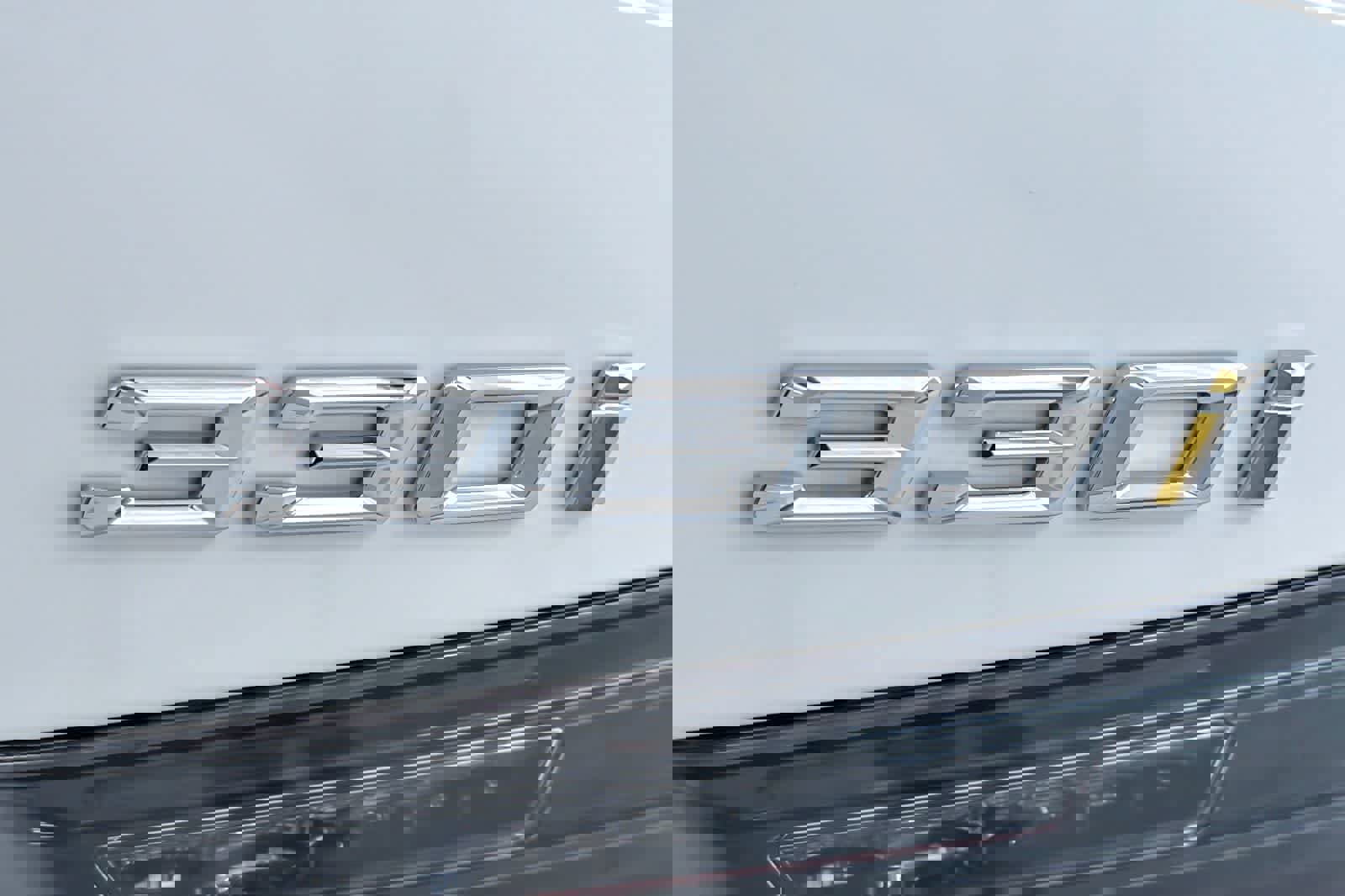 Used 2023 BMW 330i Sedan w/ M Sport Package image 27