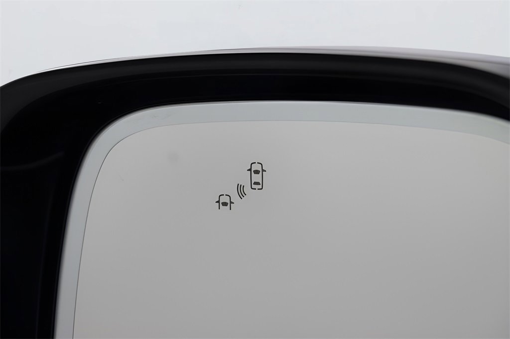 Used 2024 Nissan Armada Platinum w/ Captain's Chairs Package image 47