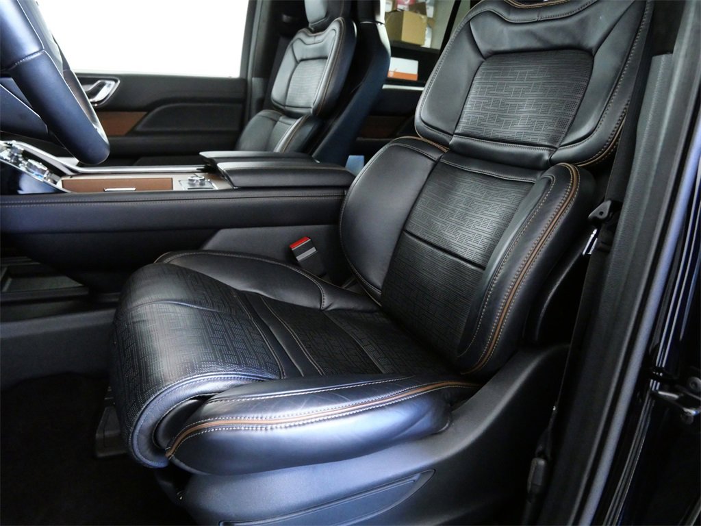 Certified 2024 Lincoln Navigator Black Label image 17