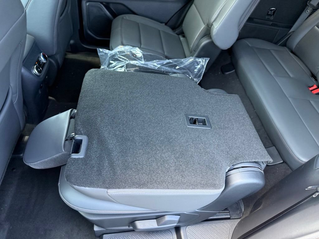 New 2026 Ford Explorer Active w/ Active Comfort Package AWD/4WD image 33