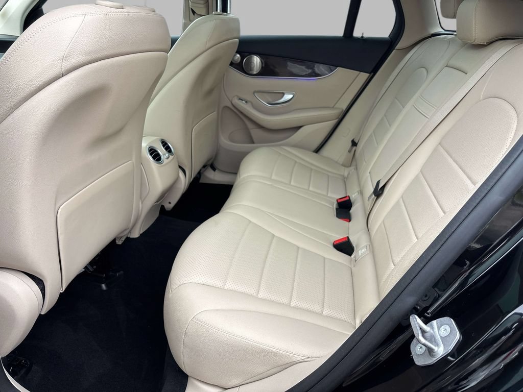 Used 2021 Mercedes-Benz GLC 300 4MATIC image 11