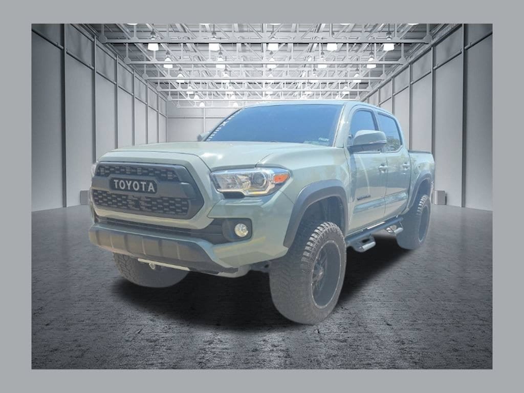 Used 2022 Toyota Tacoma TRD Off-Road w/ Black Out Package (TMS) AWD/4WD image 1