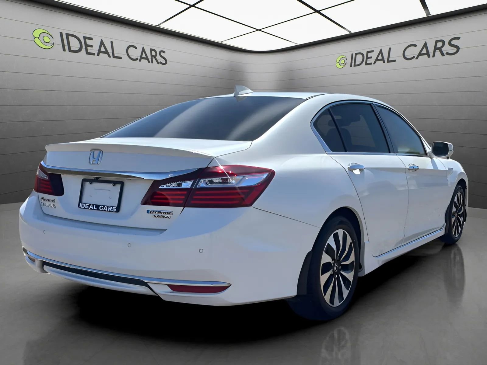 Used 2017 Honda Accord Touring image 5