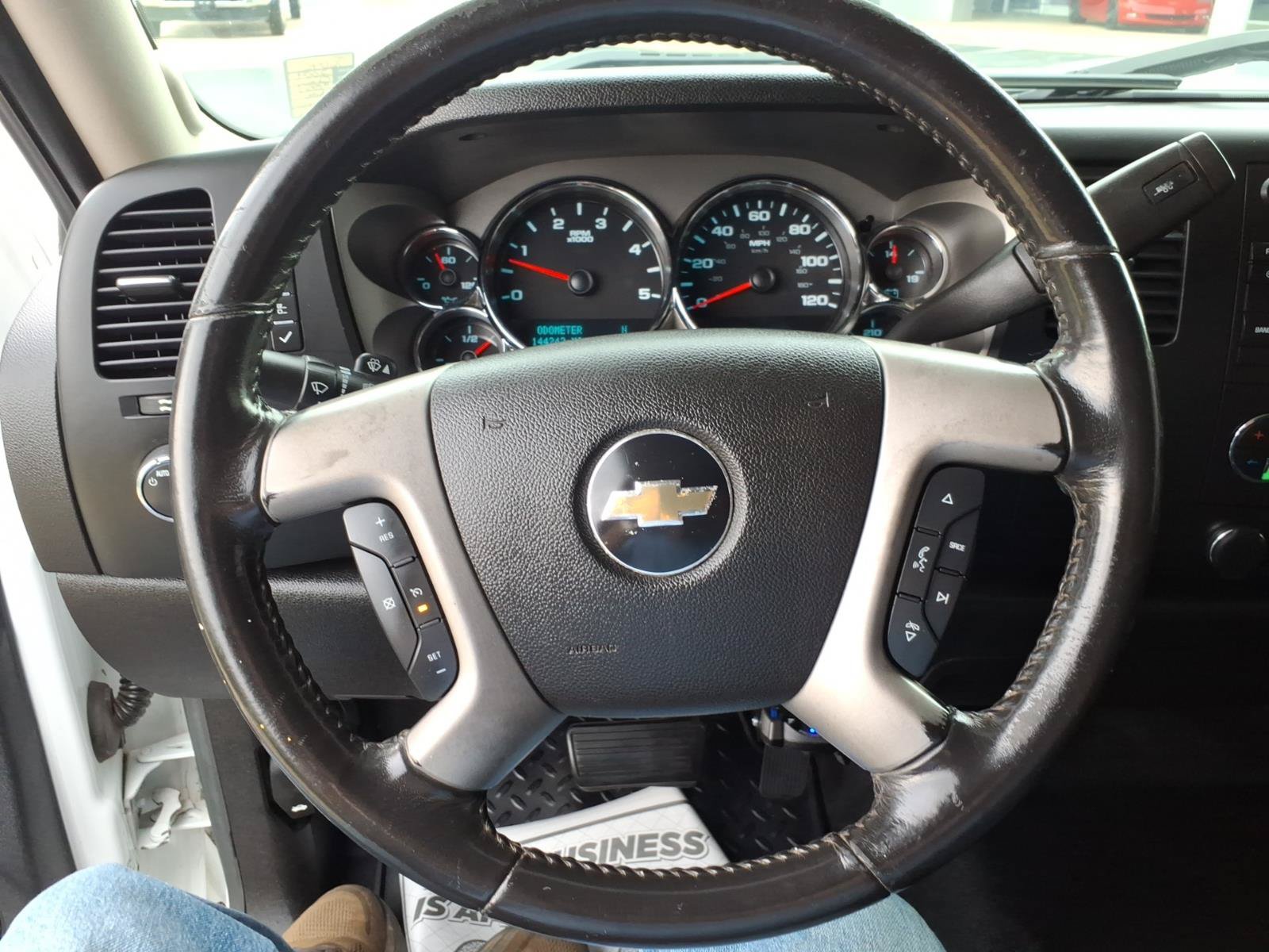 Used 2009 Chevrolet Silverado 3500 LT w/ Interior Plus Package AWD/4WD image 17
