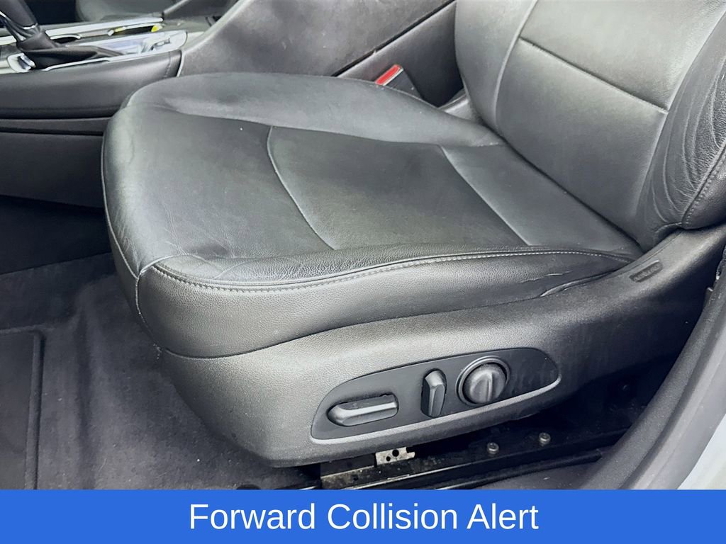 Used 2019 Chevrolet Malibu Hybrid w/ Leather Package image 26