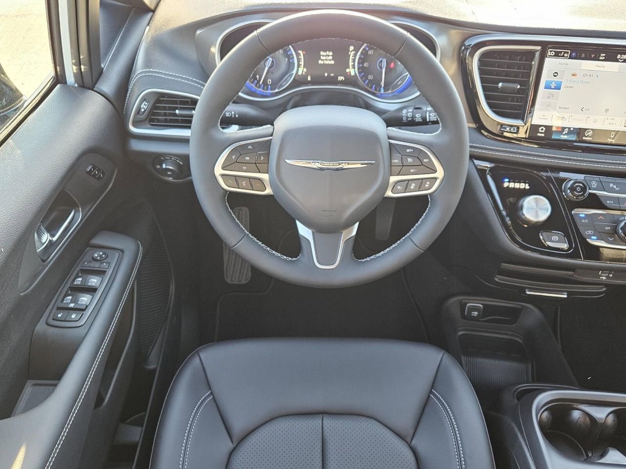 New 2026 Chrysler Pacifica Select image 12