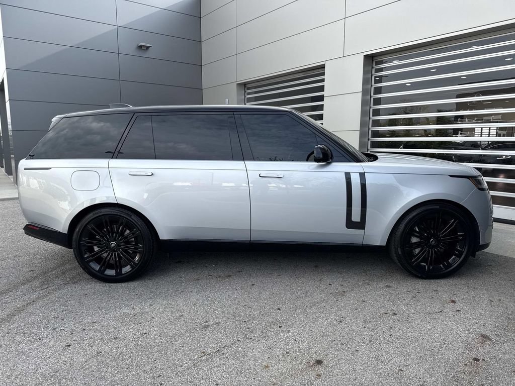 Certified 2025 Land Rover Range Rover Long Wheelbase SE AWD/4WD image 9