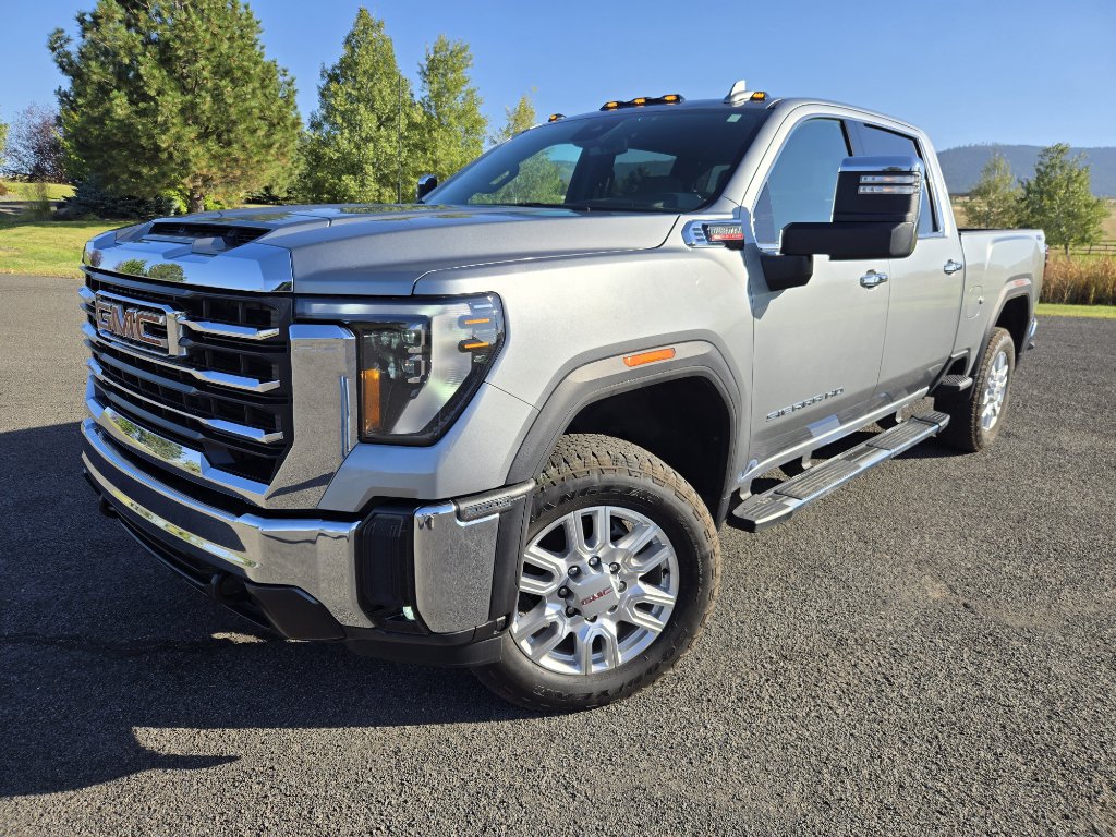 Used 2024 GMC Sierra 3500 SLT AWD/4WD image 3