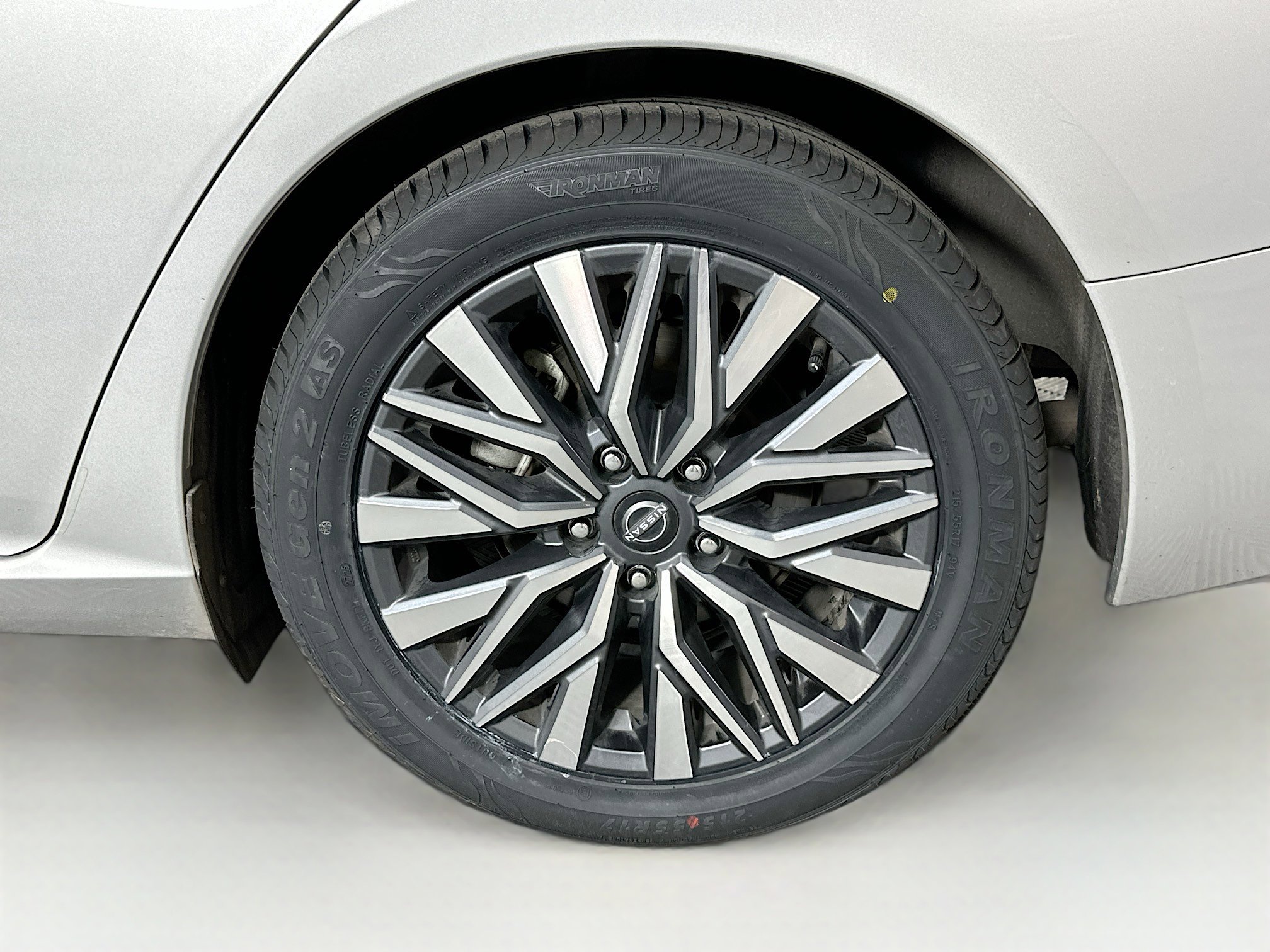 Used 2024 Nissan Altima 2.5 SV image 11