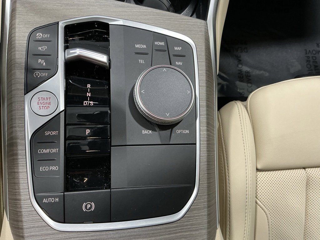Used 2025 BMW 330i Sedan w/ Convenience Package image 13