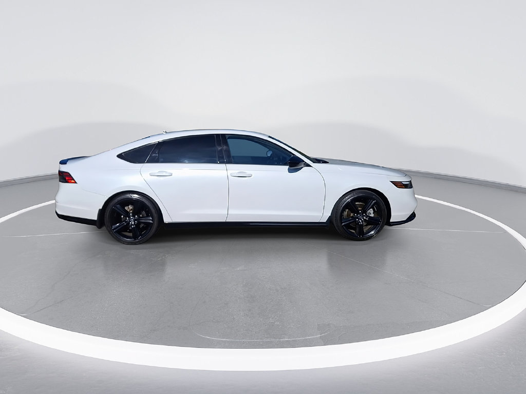 Used 2023 Honda Accord Sport image 11