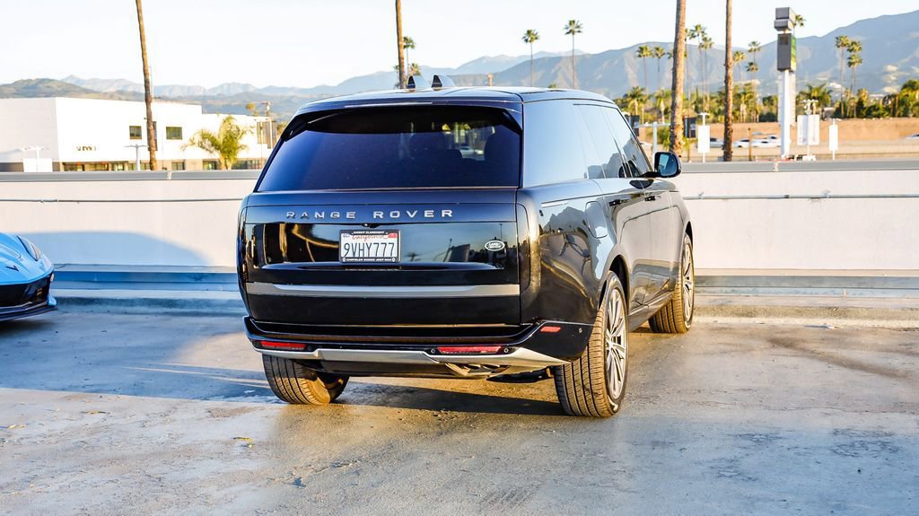 Used 2023 Land Rover Range Rover SE image 9