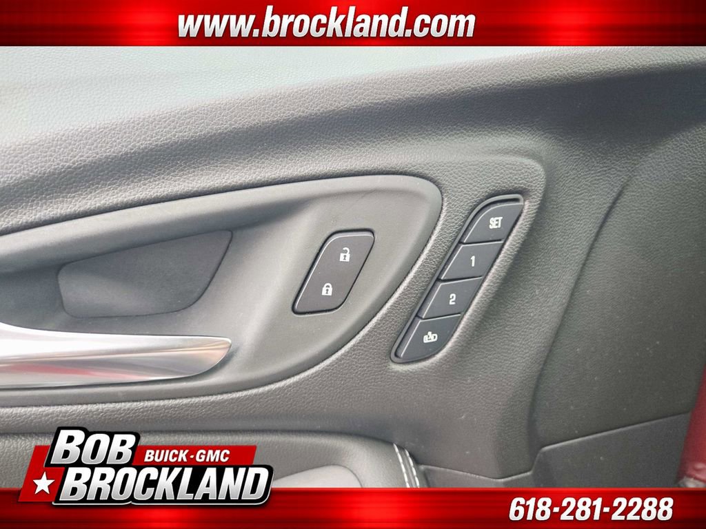 Used 2024 Buick Encore GX Avenir w/ Avenir Technology Package FWD image 31