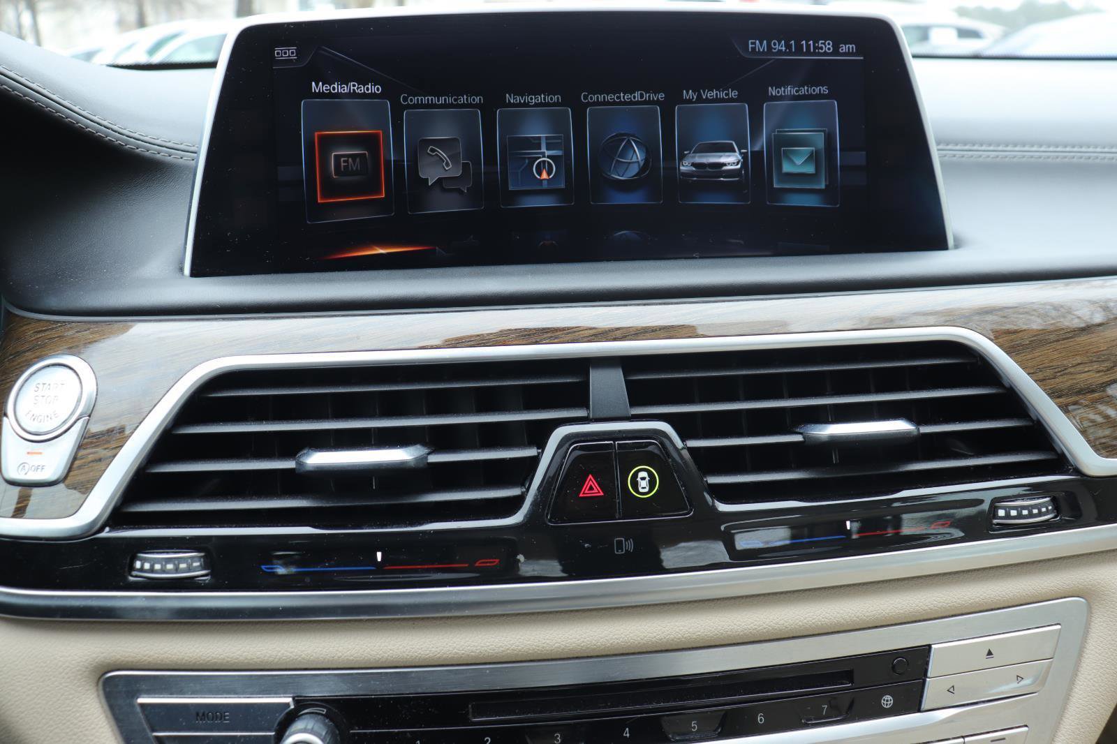 Used 2016 BMW 750i image 29