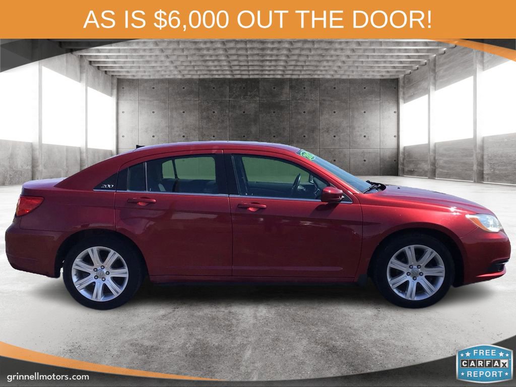 Used 2013 Chrysler 200 Touring FWD image 4