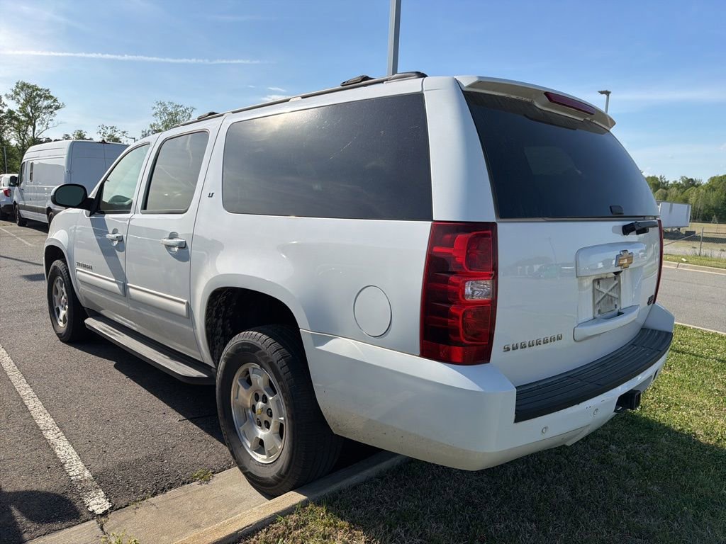 Used 2014 Chevrolet Suburban LT w/ Luxury Package image 5