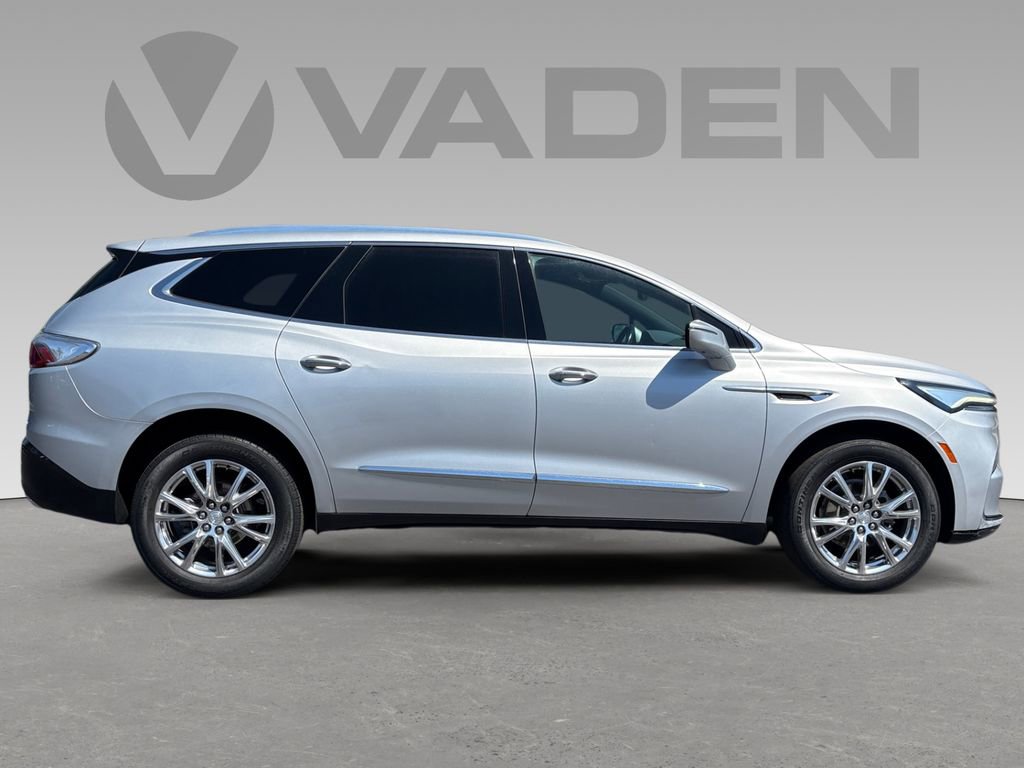 Used 2022 Buick Enclave Premium image 7
